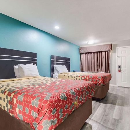 Econo Lodge Houston Brookhollow Bagian luar foto
