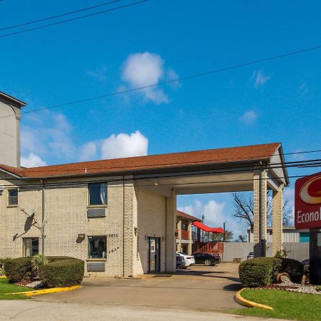 Econo Lodge Houston Brookhollow Bagian luar foto