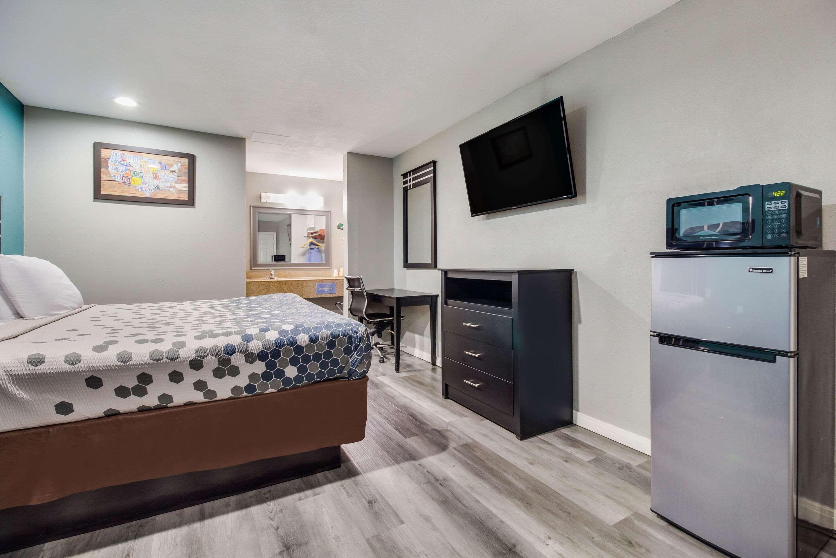 Econo Lodge Houston Brookhollow Bagian luar foto