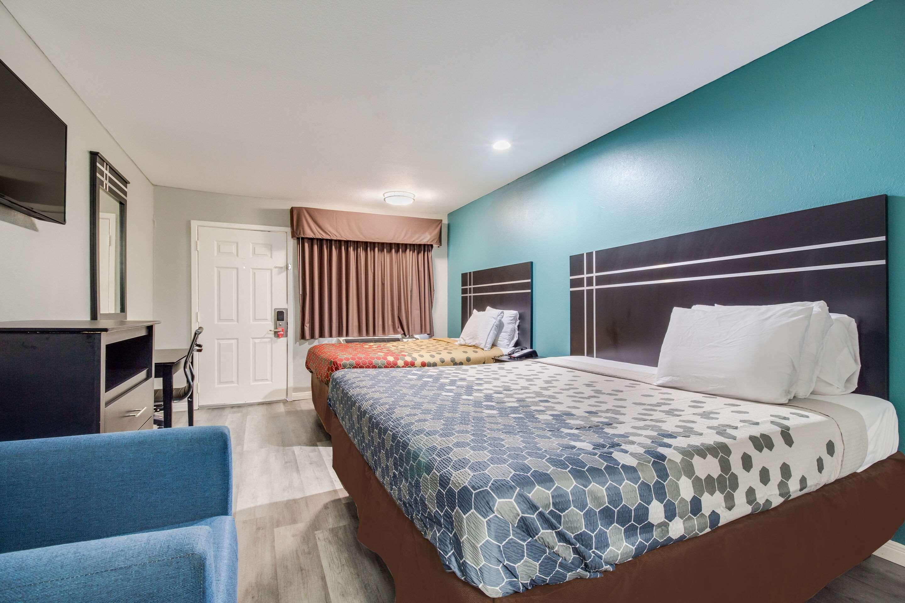Econo Lodge Houston Brookhollow Bagian luar foto