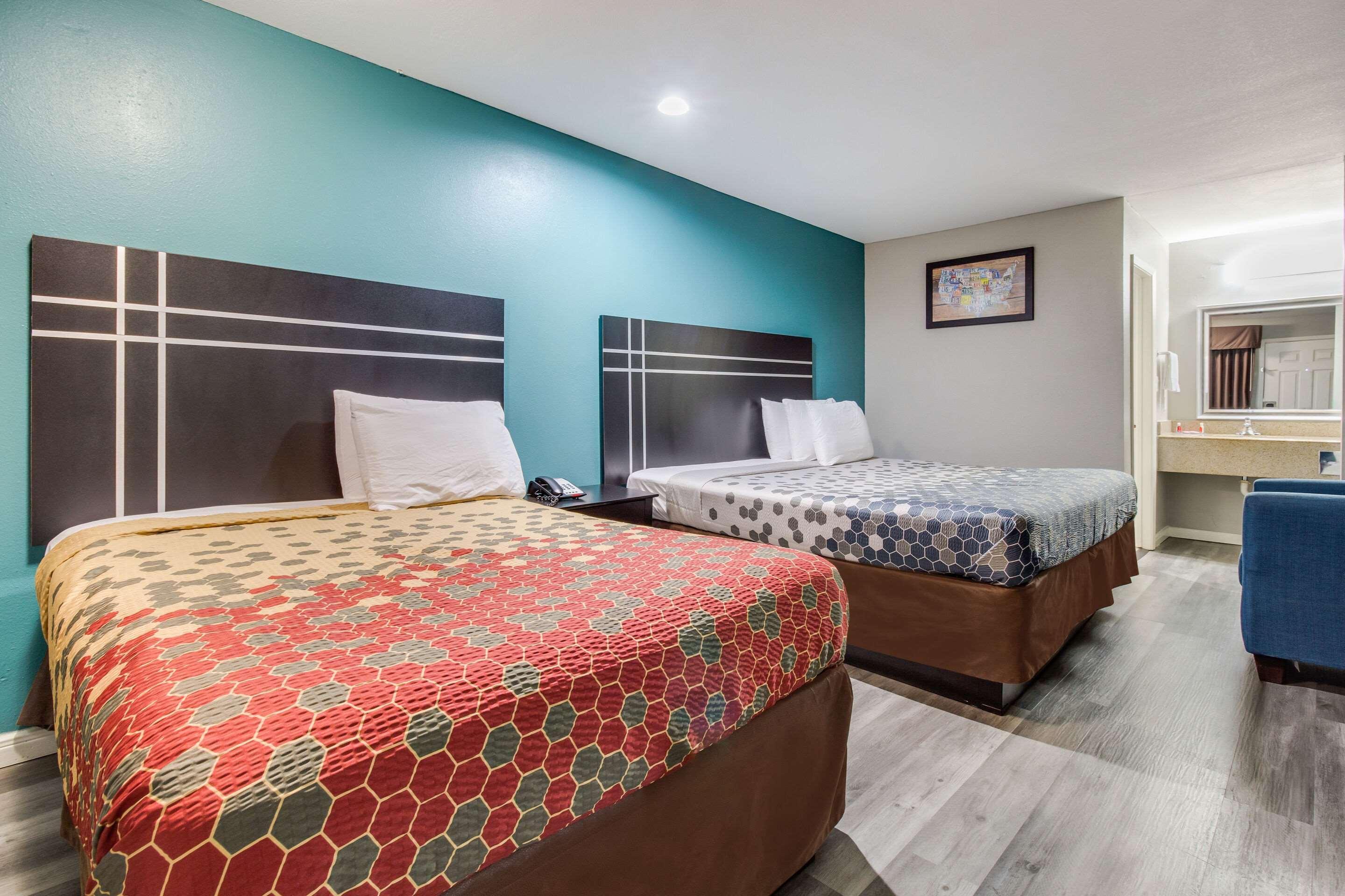 Econo Lodge Houston Brookhollow Bagian luar foto