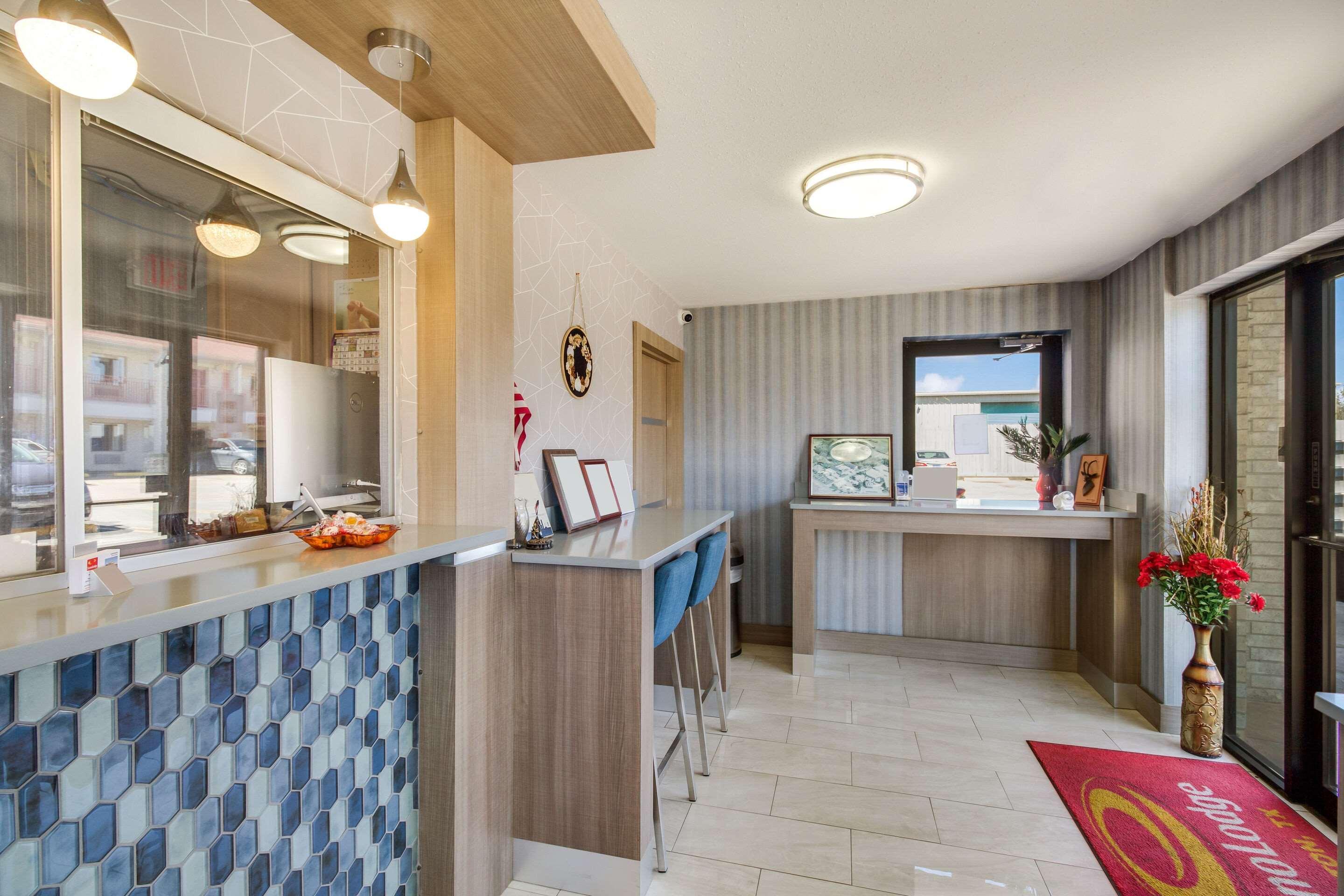 Econo Lodge Houston Brookhollow Bagian luar foto