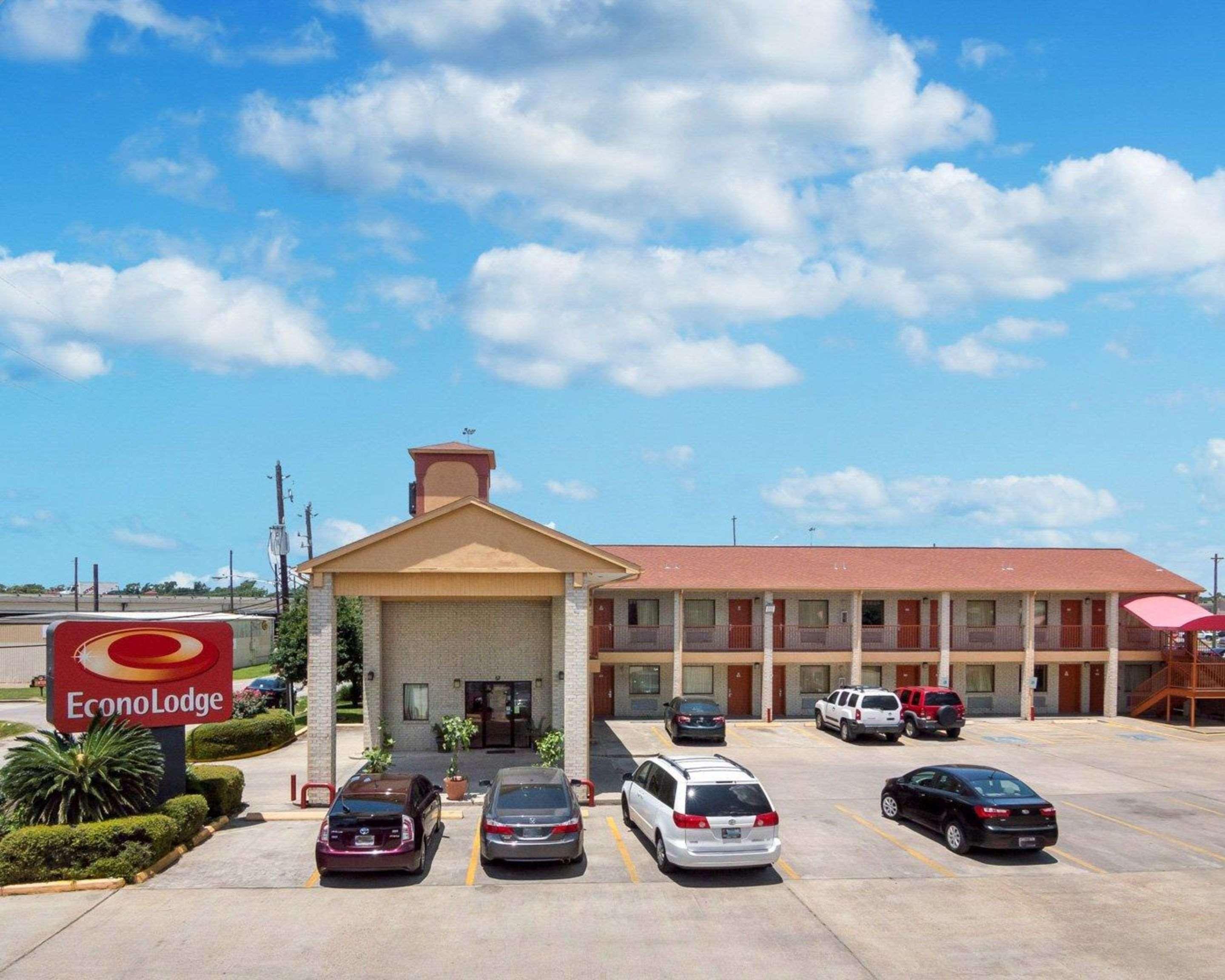 Econo Lodge Houston Brookhollow Bagian luar foto