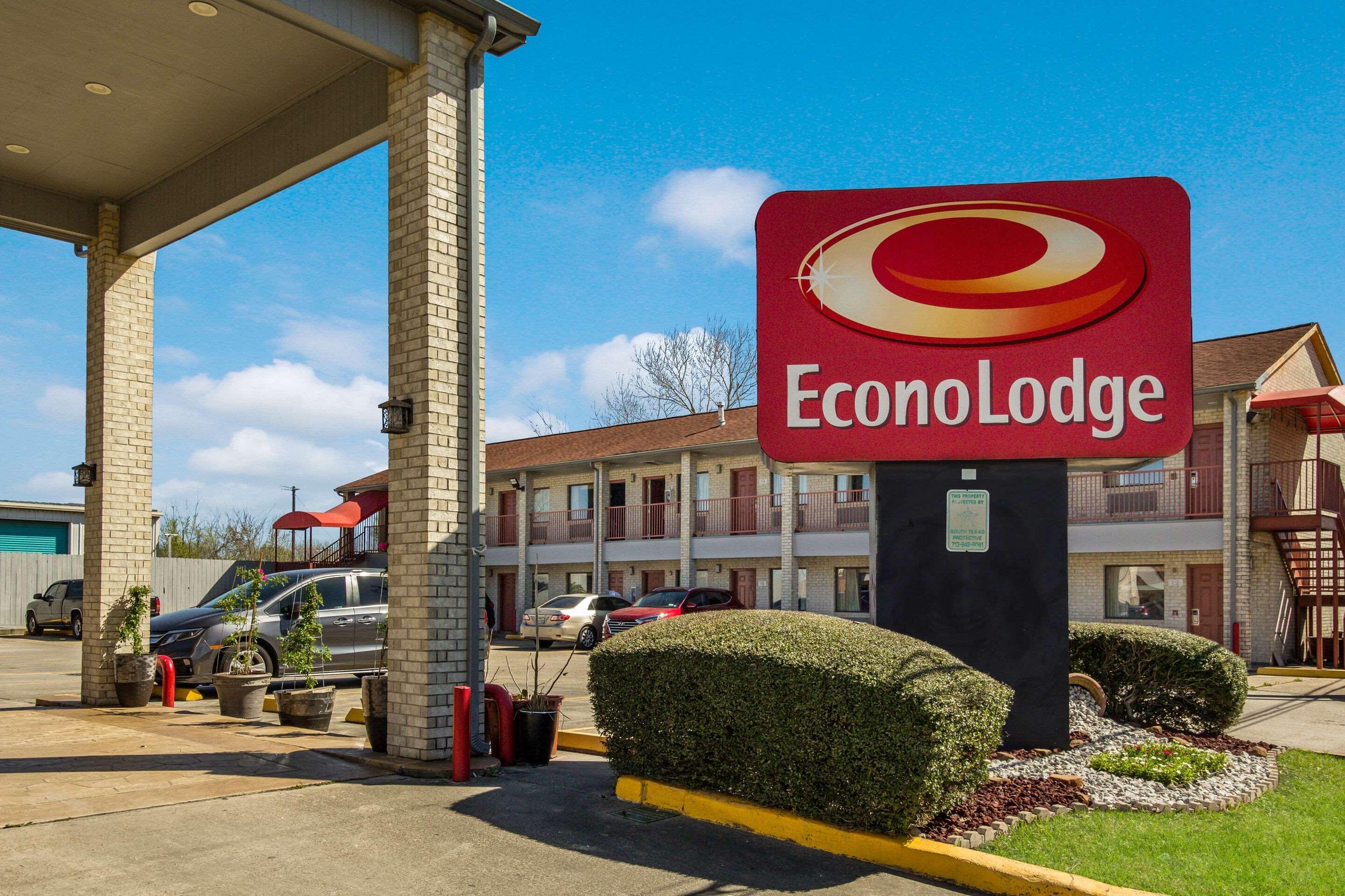 Econo Lodge Houston Brookhollow Bagian luar foto