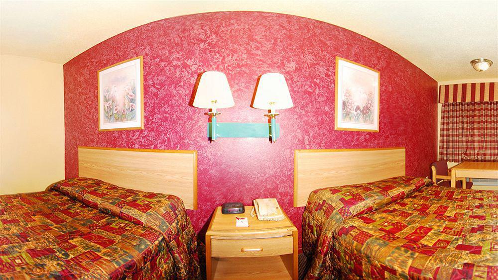 Econo Lodge Houston Brookhollow Bagian luar foto